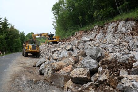 REKONSTRUKCIJA CESTE GRAHOVO BLOŠKA POLICA 02 FOTO LJUBO VUKELIČ